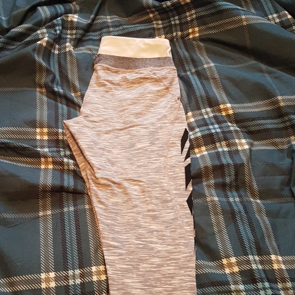 3 pairs of leggings - Picture 6 of 7